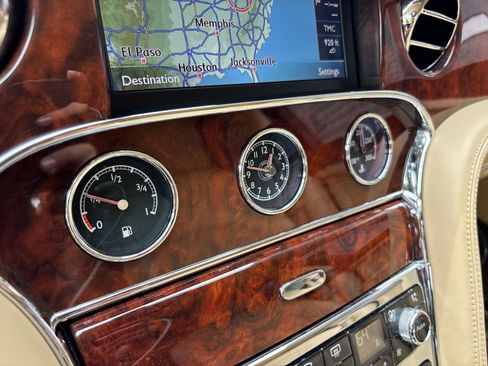 Used 2011 Bentley Mulsanne RWD image 11