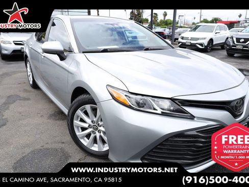 Used 2019 Toyota Camry LE image 1
