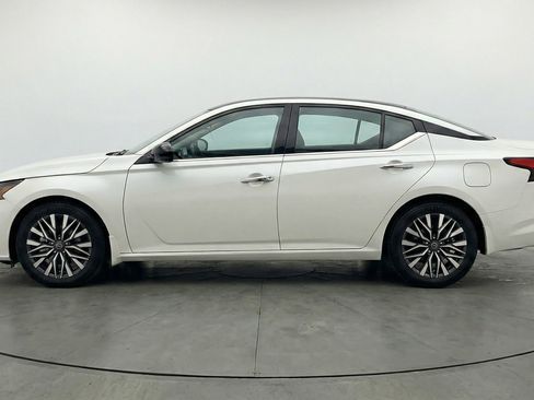Used 2025 Nissan Altima 2.5 SV image 5