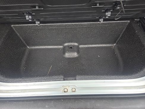 Used 2011 Cadillac SRX Luxury image 35