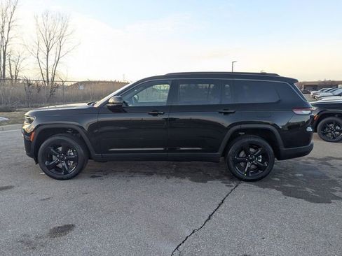 New 2026 Jeep Grand Cherokee L Limited w/ Limited Altitude Package AWD/4WD image 6
