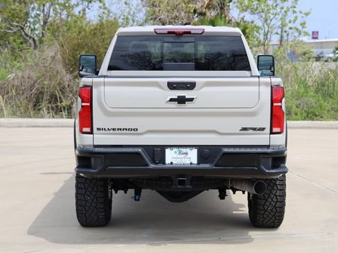 New 2026 Chevrolet Silverado 2500 ZR2 w/ LPO, Dark Essentials Package AWD/4WD image 7