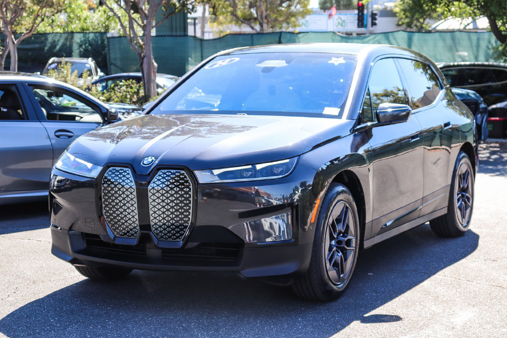 Certified 2024 BMW iX xDrive50 w/ Premium Package AWD/4WD image 3