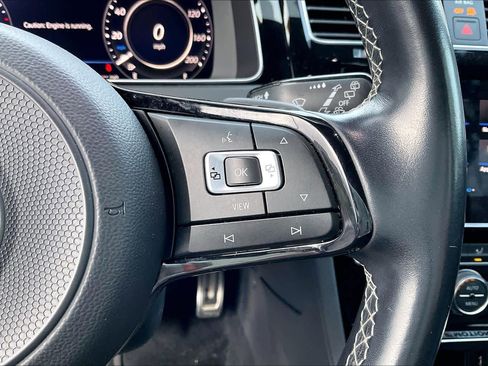 Used 2019 Volkswagen Golf R image 20