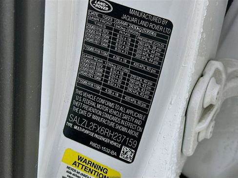 Used 2024 Land Rover Range Rover Evoque Dynamic SE image 46