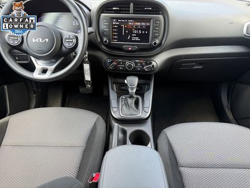 Certified 2025 Kia Soul LX w/ LX Technology Package FWD image 10