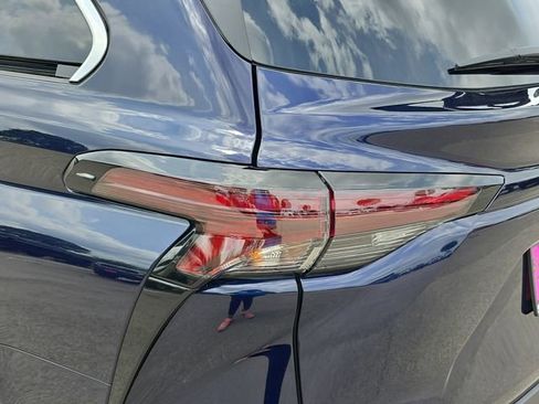 New 2026 Toyota Sienna XLE image 36