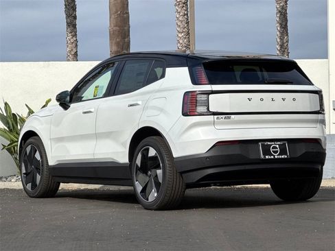 New 2025 Volvo EX30 Plus w/ Climate Package image 3
