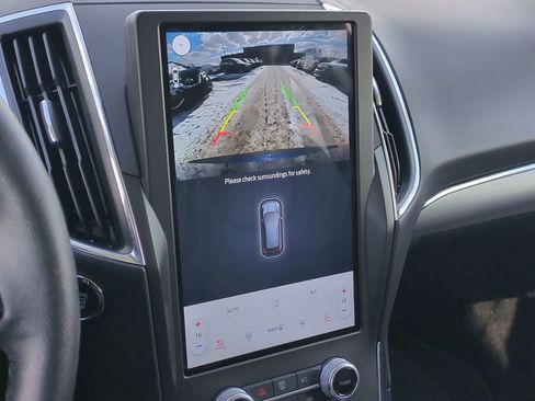 Certified 2021 Ford Edge Titanium w/ Equipment Group 301A image 34