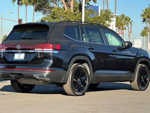 New 2026 Volkswagen Atlas SE FWD image 5