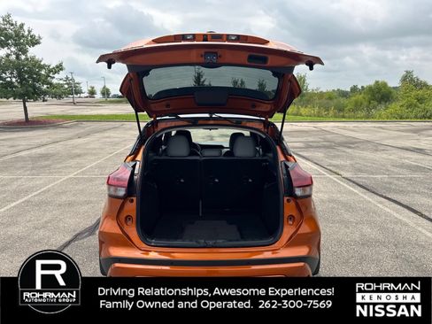 Used 2022 Nissan Kicks SR w/ Premium Package FWD image 12