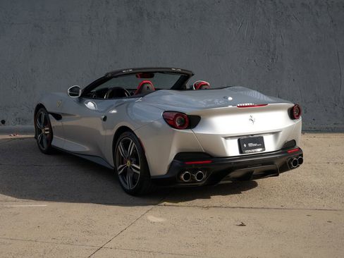 Used 2019 Ferrari Portofino image 2
