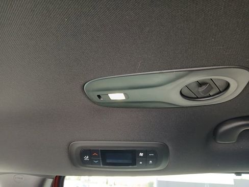 New 2026 Chrysler Pacifica Select AWD/4WD image 30