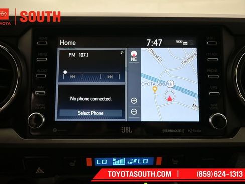 Used 2022 Toyota Tacoma TRD Sport w/ TRD Premium Sport Package AWD/4WD image 13