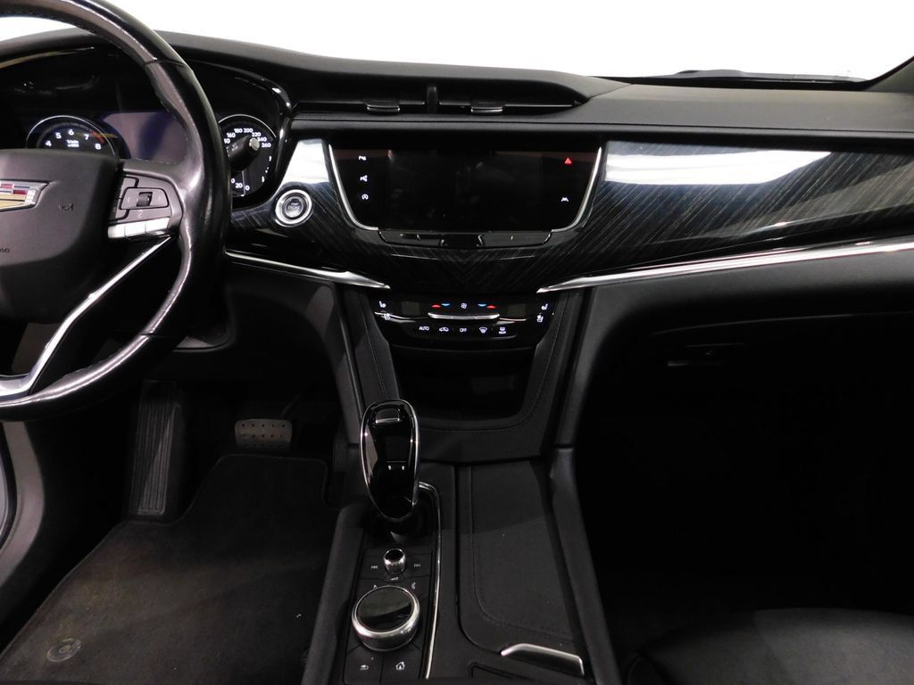 Used 2022 Cadillac XT6 Premium Luxury w/ Technology Package AWD/4WD image 43