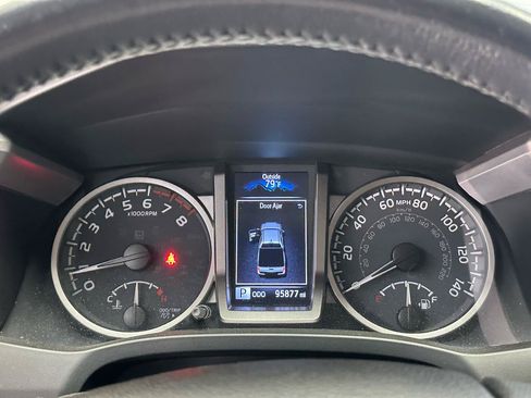Used 2021 Toyota Tacoma SR5 RWD image 22
