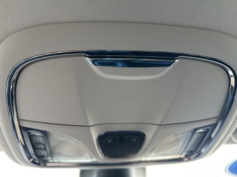 Used 2019 Jeep Cherokee Limited image 27