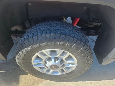 Used 2022 GMC Sierra 2500 SLE w/ SLE Convenience Package image 10