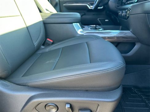 Used 2025 Chevrolet Silverado 2500 LTZ w/ Trail Boss Package image 14