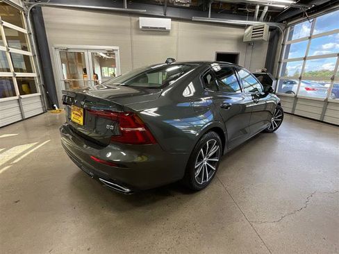 Used 2022 Volvo S60 B5 Momentum FWD image 5