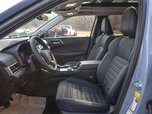 New 2026 Mitsubishi Outlander AWD image 28