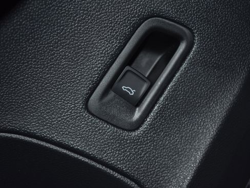 New 2026 Volkswagen Atlas SE image 5