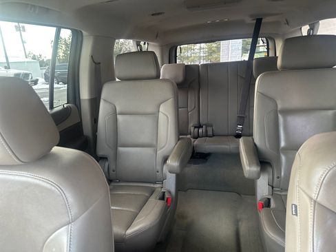 Used 2017 Chevrolet Suburban Premier image 19