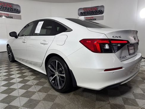 Used 2024 Honda Civic Touring image 7