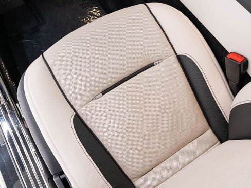 Certified 2019 Rolls-Royce Wraith RWD image 18