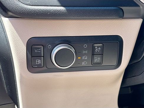 Used 2021 Ford Escape SE w/ SE Sport Appearance Package FWD image 10