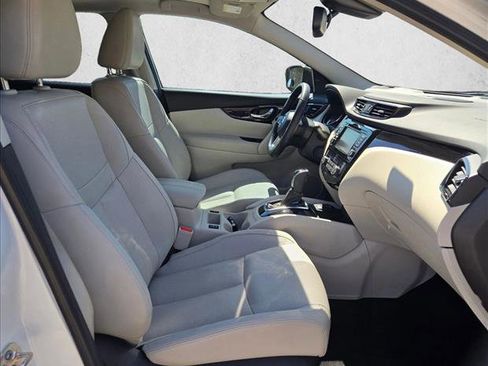 Used 2022 Nissan Rogue Sport SL w/ Premium Package image 19