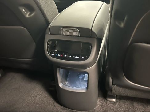 New 2026 Hyundai Ioniq 9 SE AWD/4WD image 23