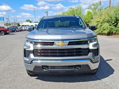 Used 2025 Chevrolet Silverado 1500 LT AWD/4WD image 2