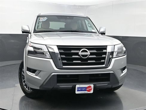 Used 2024 Nissan Armada SL w/ Captain's Chairs Package image 43