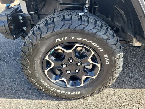 Used 2023 Jeep Wrangler Unlimited Rubicon 4xe w/ Steel Bumper Group image 29