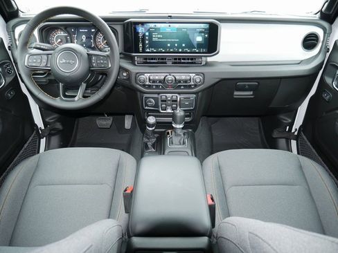 Used 2024 Jeep Gladiator Sport image 7