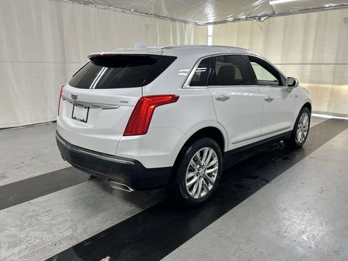 Used 2019 Cadillac XT5 Luxury FWD image 2
