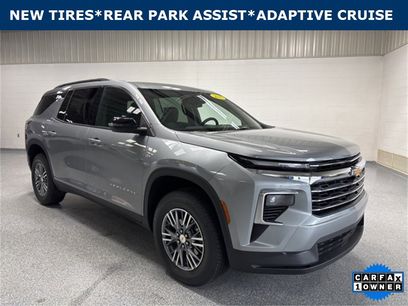 Used 2025 Chevrolet Traverse LT