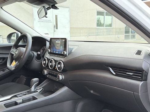 Used 2025 Nissan Sentra SV FWD image 18