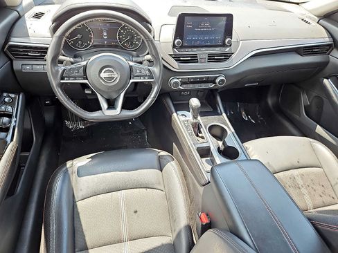 Used 2023 Nissan Altima 2.5 SR FWD image 11