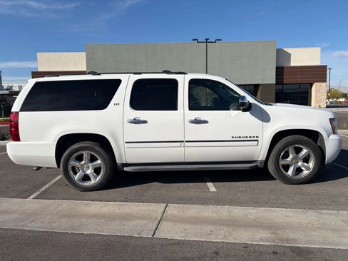 Used 2013 Chevrolet Suburban LTZ image 5