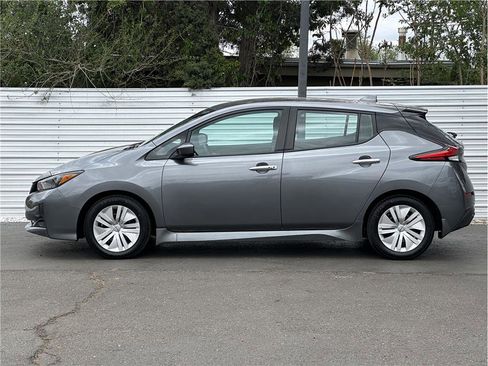 Used 2024 Nissan Leaf S FWD image 13