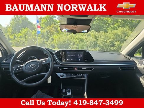 Used 2022 Hyundai Sonata SE w/ Cargo Package FWD image 4