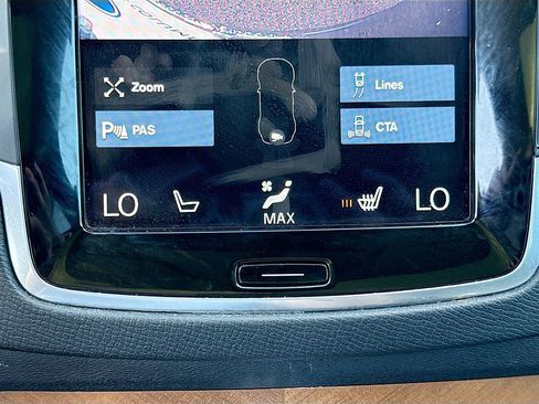 Used 2022 Volvo XC90 T6 Momentum w/ Climate Package image 37