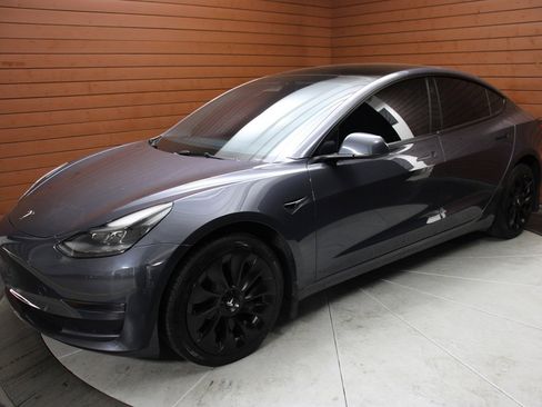 Used 2023 Tesla Model 3 Standard Range image 5