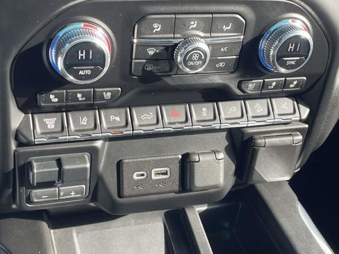 Used 2023 GMC Sierra 2500 AT4 w/ AT4 Premium Plus Package image 6