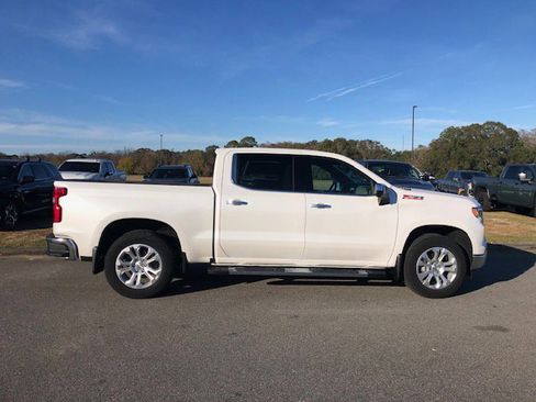 Used 2024 Chevrolet Silverado 1500 LTZ w/ Technology Package image 6