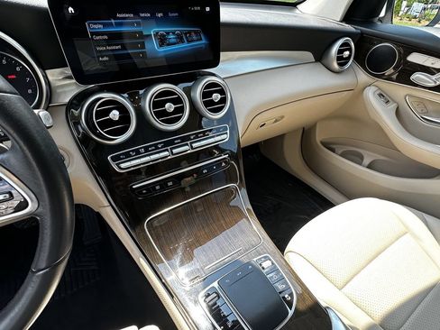 Certified 2021 Mercedes-Benz GLC 300 4MATIC image 31
