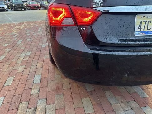 Used 2015 Chevrolet Impala LT image 9