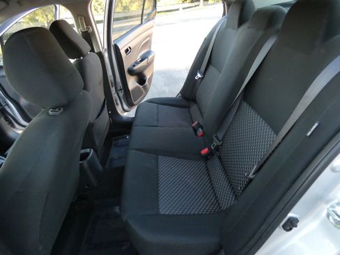 Used 2020 Nissan Versa S image 44